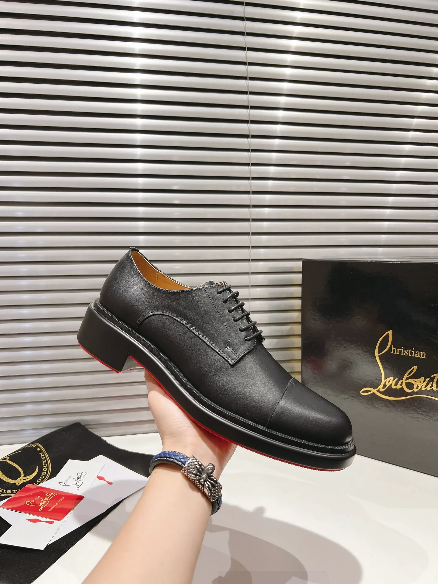 👟👟Ex-factory price 760👟👟 ╔Tire bottom strap black cowhide╗ ·Top version customization·2024𝐬𝐬 𝑪𝒉𝒓𝒊𝒔𝒕𝒊𝒂𝒏 𝑳𝒐𝒖𝒃𝒐𝒖𝒕𝒊𝒏 ▪️No matter the last shape, fabric, diamonds, nails, lining, outsole, they are as close as possible to ZP... ▪️The original sole is specially provided by the original factory ▪️The lining is imported water-dyed cowhide ▪️The private customization time is about 3-7 days —————— Size: Men's 39M-46M